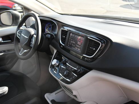 Used 2023 Chrysler Voyager LX FWD image 46