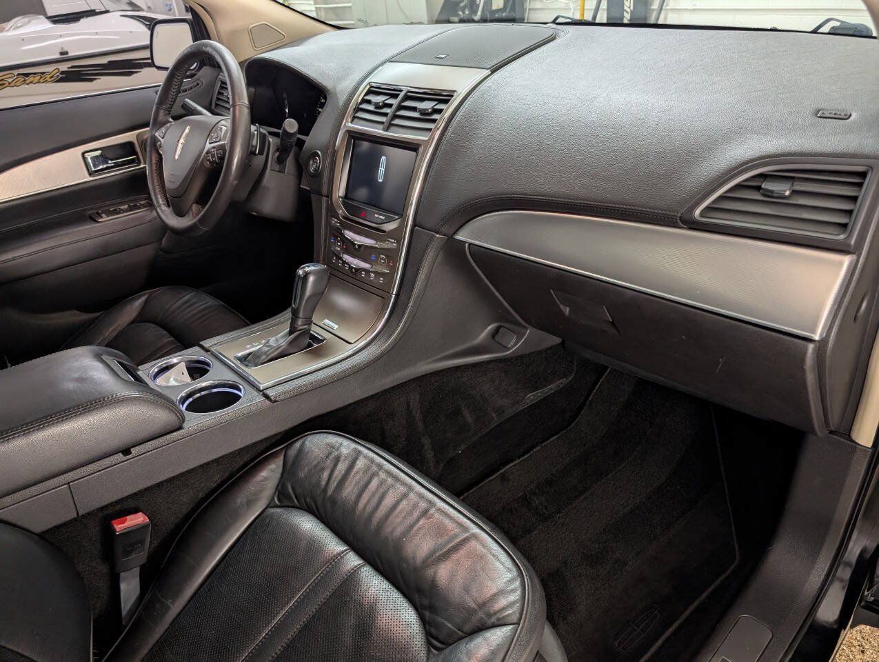 Used 2014 Lincoln MKX AWD w/ Equipment Group 101A image 21