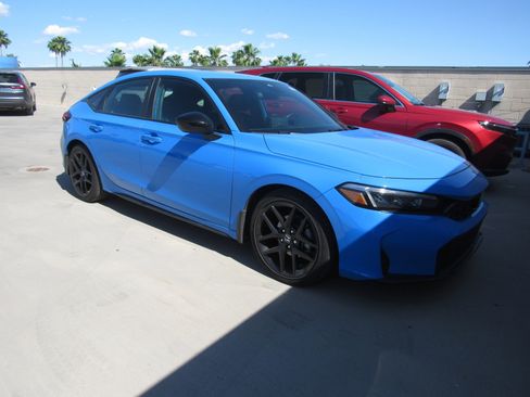 Used 2025 Honda Civic Sport image 2