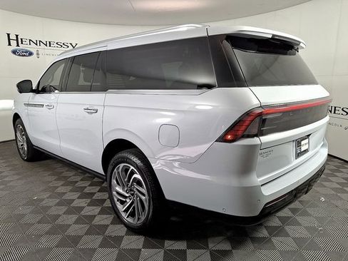 New 2025 Lincoln Navigator L Reserve AWD/4WD image 6