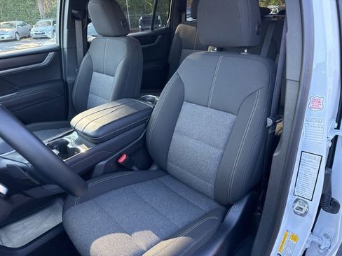 Used 2025 GMC Acadia Elevation image 10