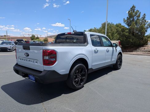 Certified 2025 Ford Maverick Lariat w/ Black Appearance Package AWD/4WD image 3