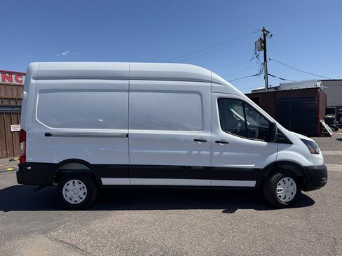 Used 2026 Ford Transit 250 148 High Roof RWD image 2