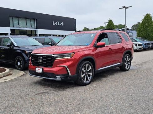 Used 2024 Honda Pilot Elite image 2
