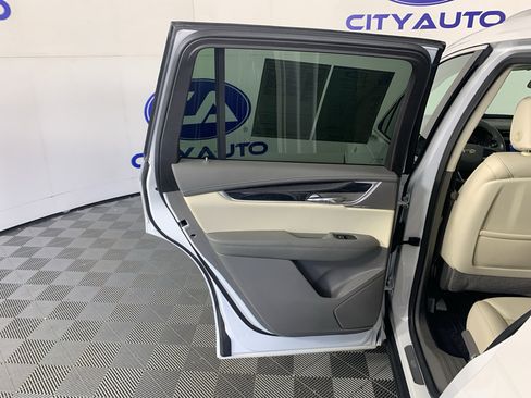 Used 2023 Cadillac XT6 Premium Luxury FWD image 31