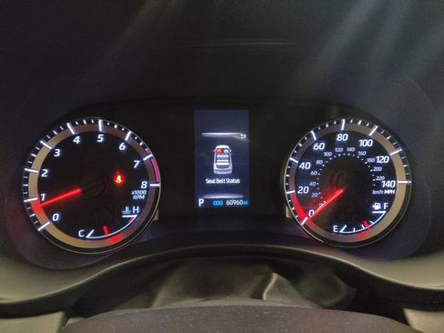 Used 2021 Toyota Highlander LE AWD/4WD image 23