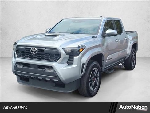 Certified 2025 Toyota Tacoma TRD Sport image 1