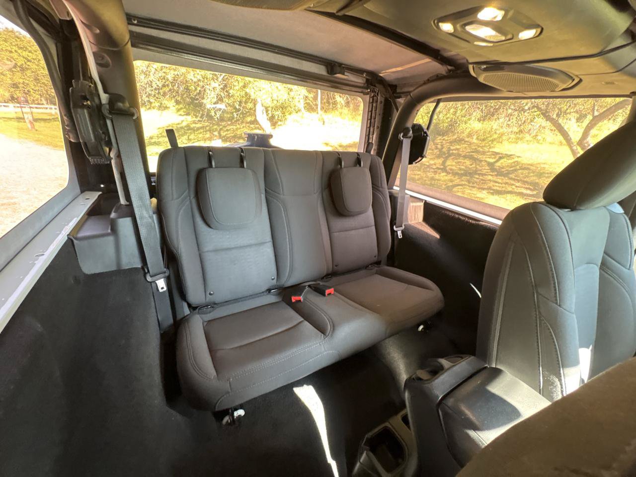 Used 2019 Jeep Wrangler Sport AWD/4WD image 29