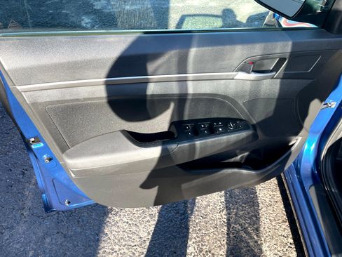 Used 2017 Hyundai Elantra Value Edition w/ Cargo Package image 27