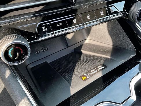 New 2026 Chevrolet Traverse Z71 w/ Driver Confidence Package image 19