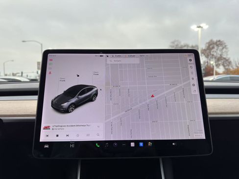 Used 2020 Tesla Model Y Long Range image 25