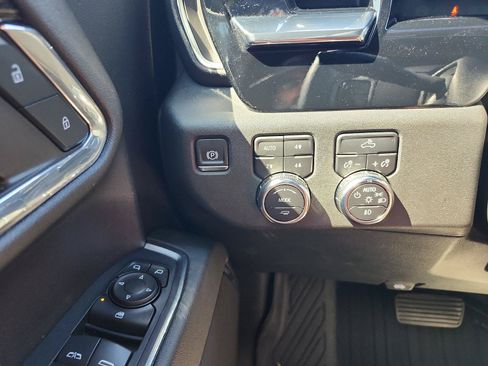 Used 2023 GMC Sierra 1500 Elevation w/ LPO, Elevation Black Package AWD/4WD image 20