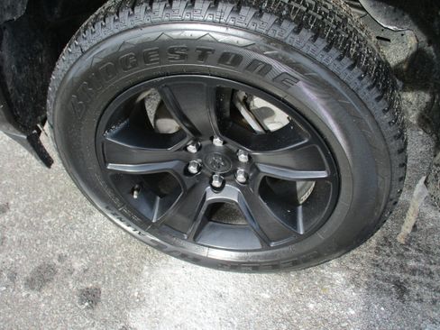 Certified 2022 RAM 1500 Big Horn image 9