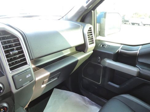 Used 2019 Ford F150 Raptor w/ Equipment Group 802A Luxury image 13