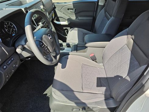 New 2025 Nissan Frontier SV w/ SV Convenience Package image 7