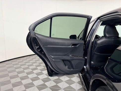 Used 2024 Toyota Camry SE image 25