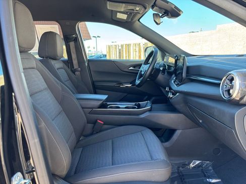 Used 2025 Chevrolet Equinox LT image 25