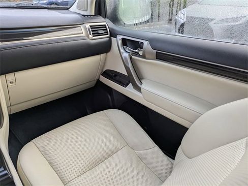 Used 2020 Lexus GX 460 Luxury image 18