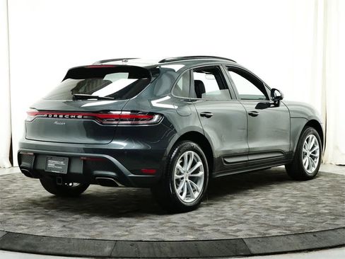 Used 2025 Porsche Macan image 7