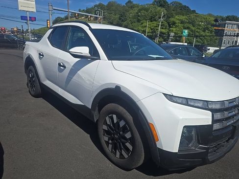 Used 2025 Hyundai Santa Cruz SEL FWD image 2