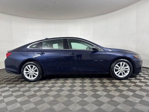 Used 2018 Chevrolet Malibu Hybrid w/ Leather Package FWD image 2