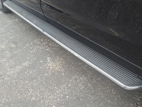 Used 2023 Ford Expedition Max XLT image 30