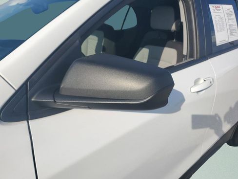 Used 2020 Chevrolet Equinox LS image 11