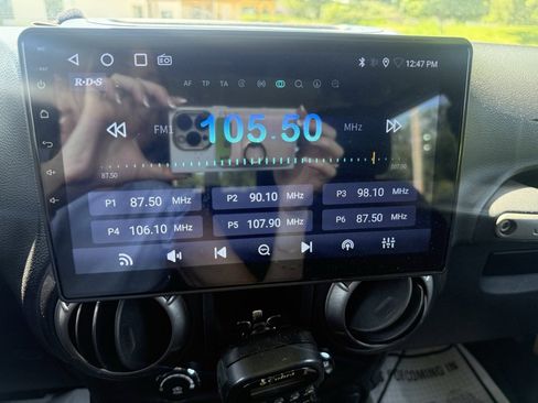 Used 2014 Jeep Wrangler Sport w/ Connectivity Group image 16