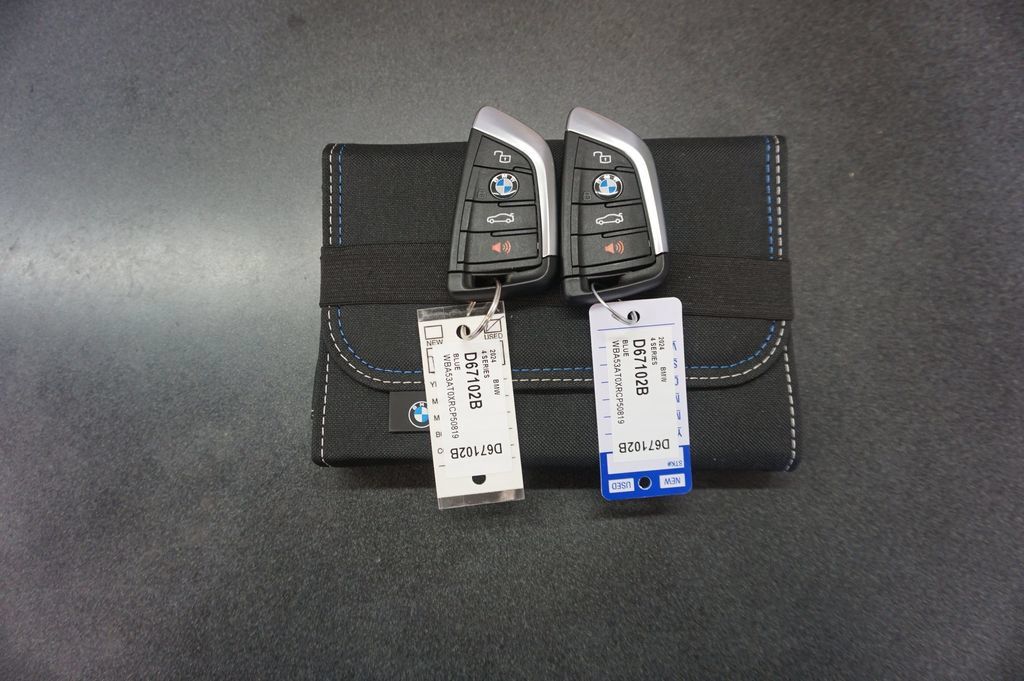 Used 2024 BMW M440i Convertible RWD image 18