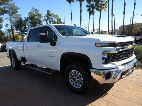 Used 2024 Chevrolet Silverado 2500 LT image 6