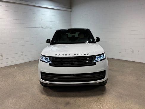 New 2025 Land Rover Range Rover SE image 3
