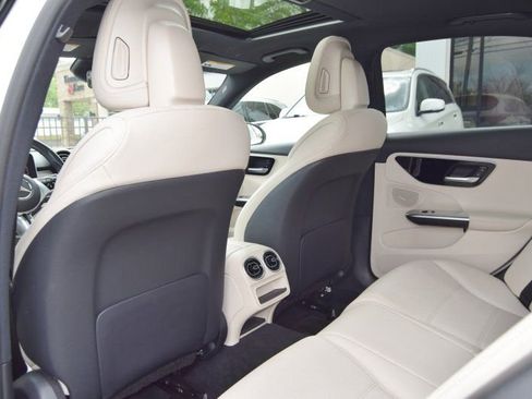 Used 2022 Mercedes-Benz C 300 4MATIC Sedan image 25