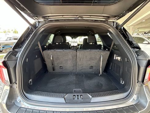 Used 2026 Ford Explorer ST-Line w/ ST-Line Street Pack RWD image 31