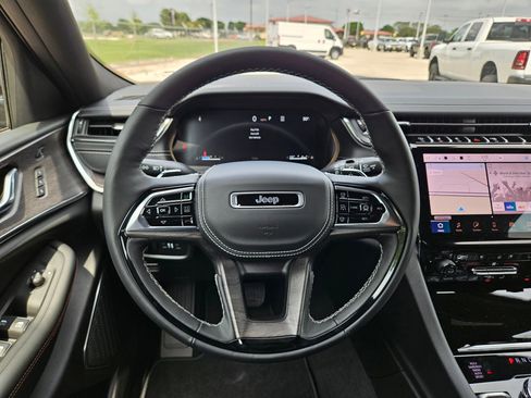 New 2025 Jeep Grand Cherokee L Overland w/ Advanced Protech Group III image 18