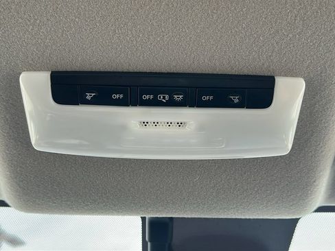 Used 2025 Nissan Versa SV FWD image 29
