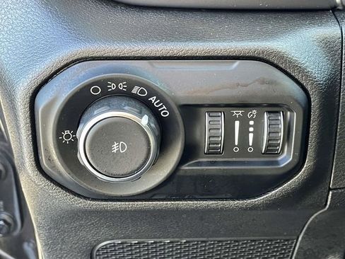 Used 2019 Jeep Wrangler Unlimited Sport S image 19