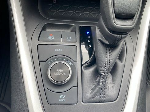 Used 2024 Toyota RAV4 XLE w/ Convenience Package image 25