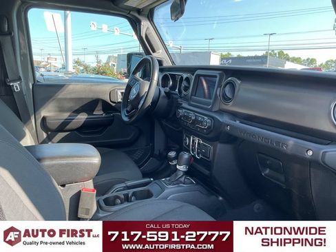 Used 2019 Jeep Wrangler Unlimited Sport S AWD/4WD image 18