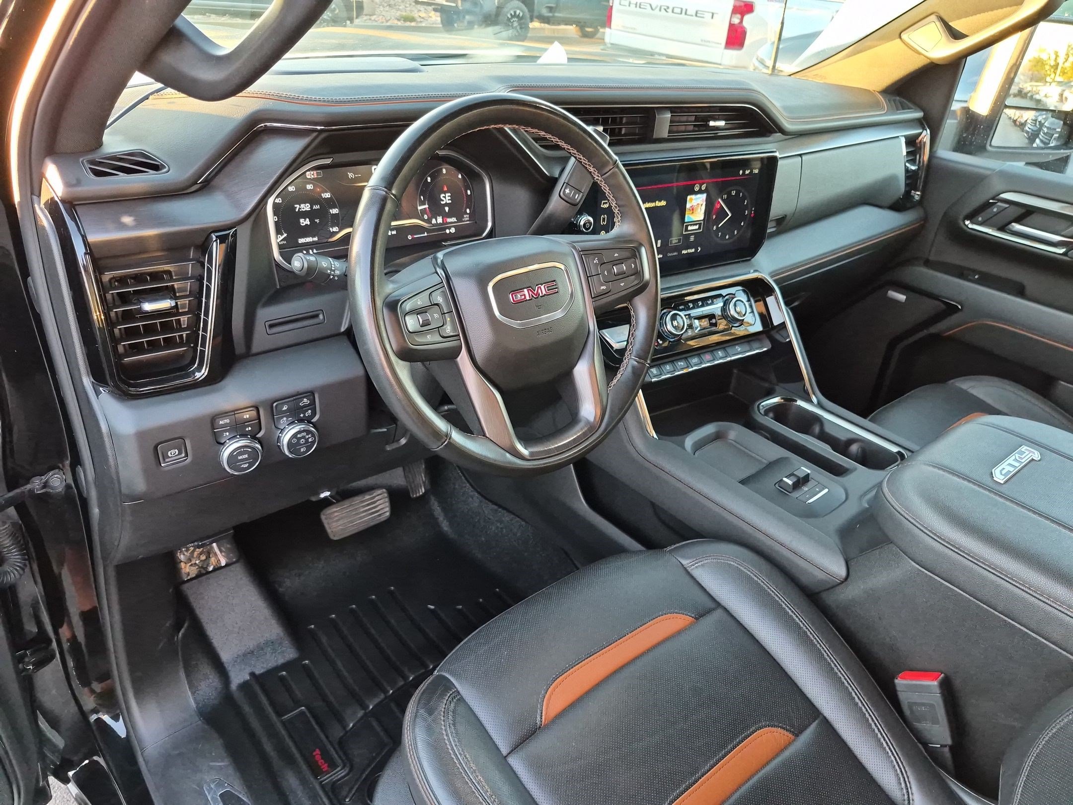 Used 2024 GMC Sierra 2500 AT4 AWD/4WD image 14