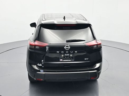 Certified 2024 Nissan Rogue SV FWD image 32