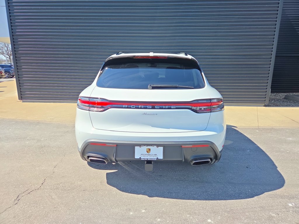 Certified 2026 Porsche Macan AWD/4WD image 18