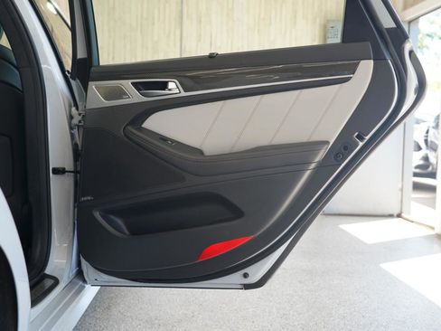 Used 2018 Genesis G80 3.3T Sport RWD image 38