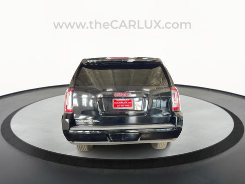 Used 2019 GMC Yukon XL SLT image 6