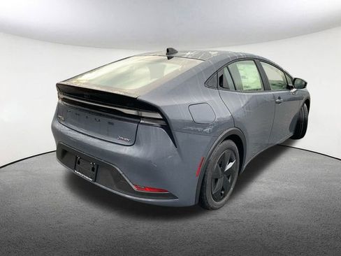 New 2026 Toyota Prius Plug-In Hybrid FWD image 11