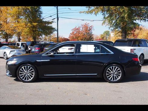 Used 2019 Lincoln Continental Select image 2