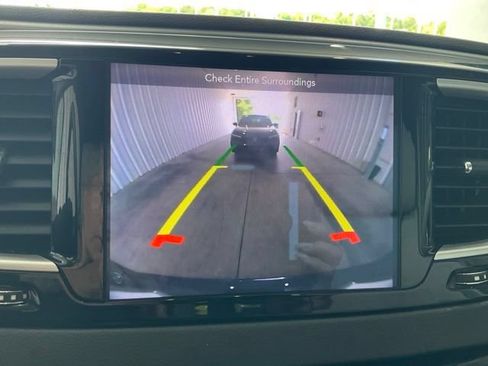 Used 2018 Chrysler Pacifica Touring Plus FWD image 12