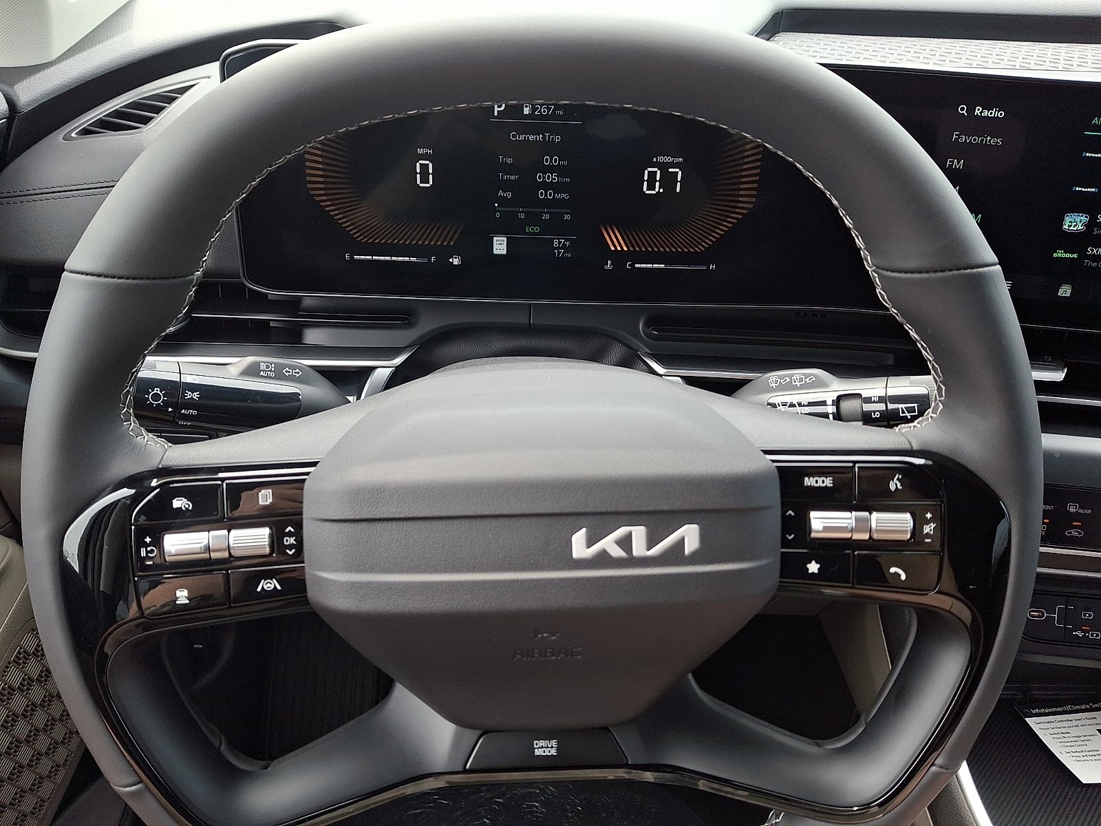 New 2027 Kia Carnival FWD image 15