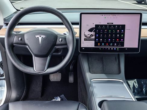 Used 2023 Tesla Model Y Long Range AWD/4WD image 3