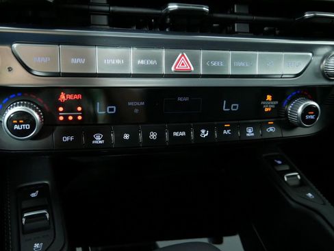 Used 2024 Kia Telluride SX w/ Towing Package AWD/4WD image 33