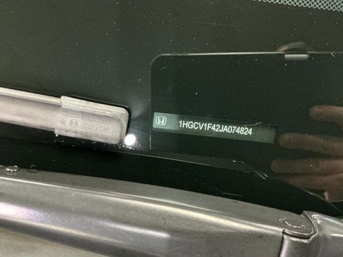 Used 2018 Honda Accord EX image 37